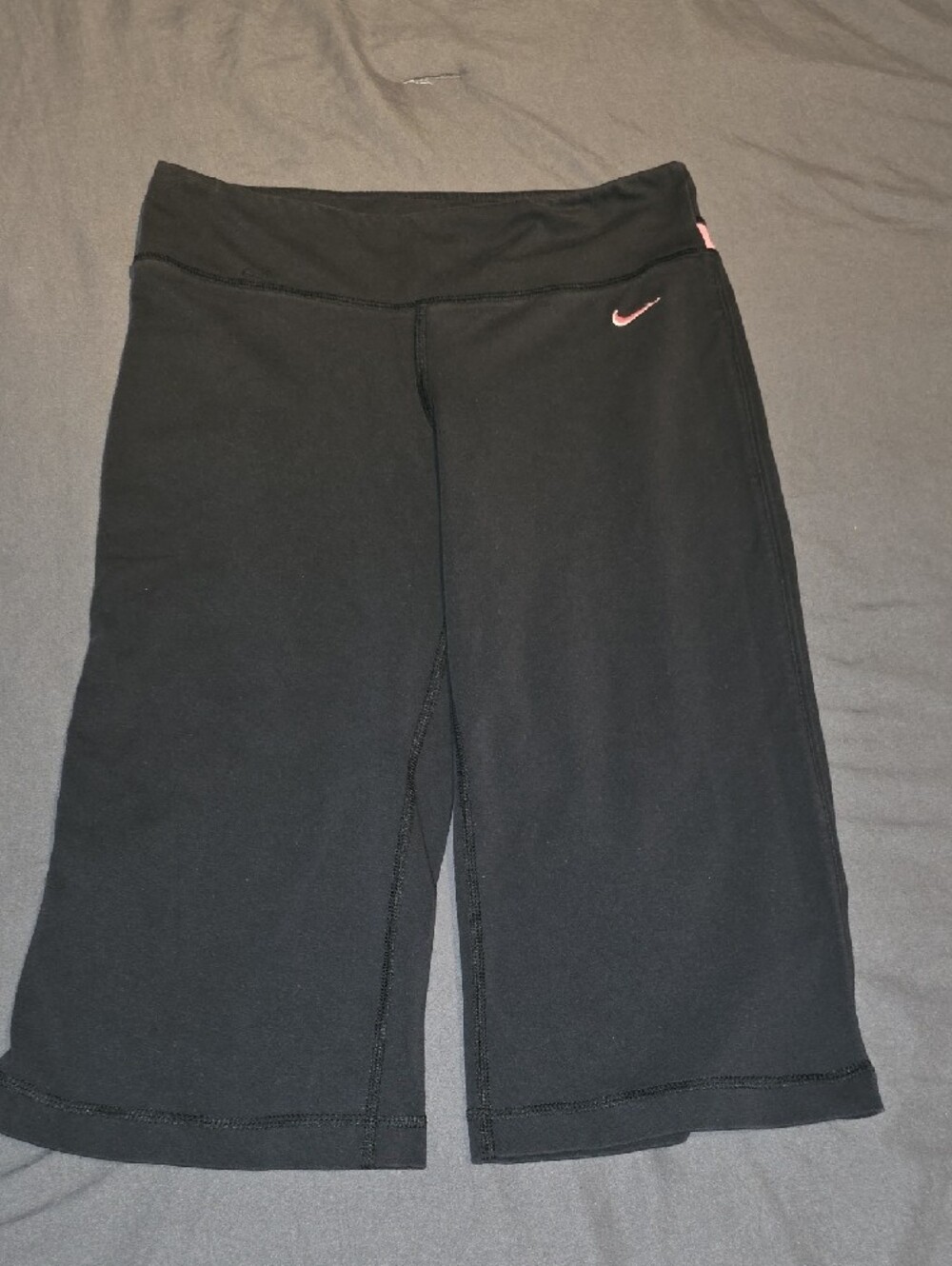 Nike Black Wide-Leg Capris with Pink Swoosh - Picture 9 of 9